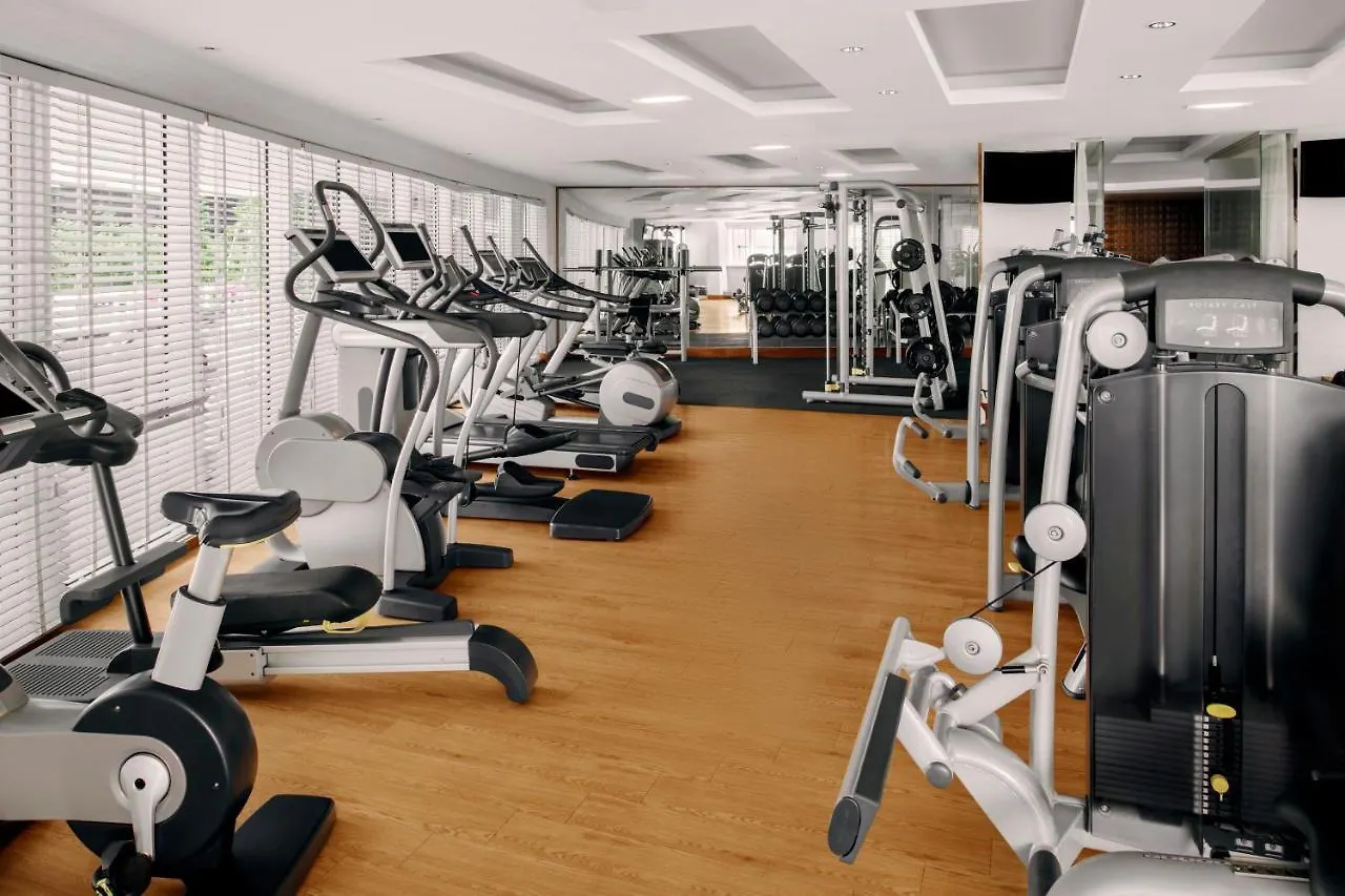Novotel Dubai Al Barsha 4*,